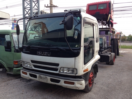 ISUZU Deca รุ่นใหม่