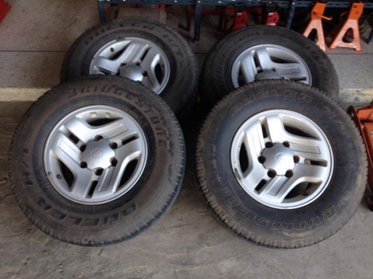 เเม็กมือสอง sport rider ขอบ15 6รู139 พร้อมยาง 255/70/15