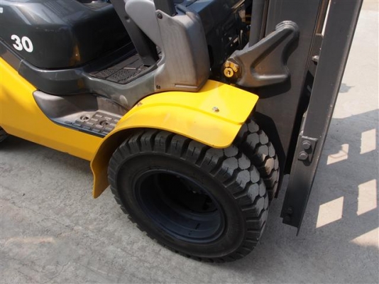 ** LOT 12/10/2556 ** ** คันนี้หาที่ไหนไม่ได้อีกแล้ว รถวิ่งมาแค่ 4 ชั่วโมง เท่านั้น ** KOMATSU FG30C-16 เครื่องยนต์เบนซิล K25 เสา 4 เกียร์ ธรรมดา ติดระบบแก็สมาจากนอก สนใจติดต่อ 083-062-0223 ** LOT 12/10/2556 ** ** คันนี้หาที่ไหนไม่ได้อีกแล้ว รถวิ่งมาแค่ 4 ชั่วโมง เท่านั้น ** KOMATSU FG30C-16 เครื่องยนต์เบนซิล K25 เสา 4 เกียร์ ธรรมดา ติดระบบแก็สมาจากนอก สนใจติดต่อ 083-062-0223