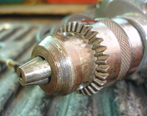 ขายสว่านไฟฟ้า makita 13mm. รุ่น 6301 (700w.)