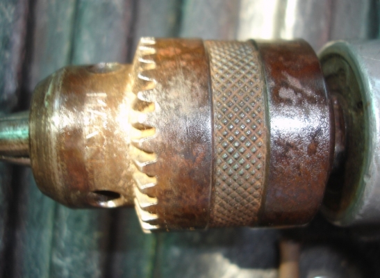 ขายสว่านไฟฟ้า makita 13mm. รุ่น 6301 (700w.)