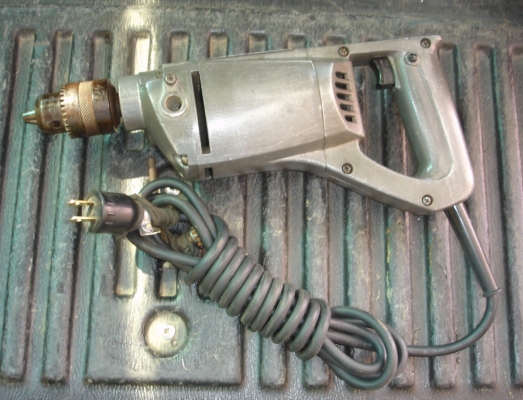 ขายสว่านไฟฟ้า makita 13mm. รุ่น 6301 (700w.)