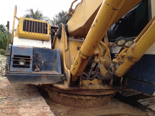 ขาย komatsu pc200-5สภาพพร้อมใช้ ขาย komatsu pc200-5สภาพพร้อมใช้