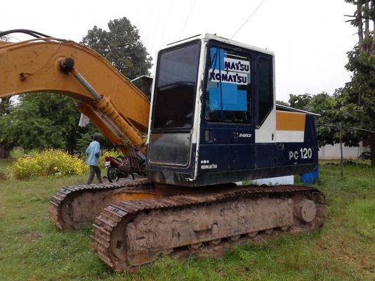 ขาย KOMUTSU PC 120-5 เดิม ทุกอย่าง สภาพ85\% ครับ