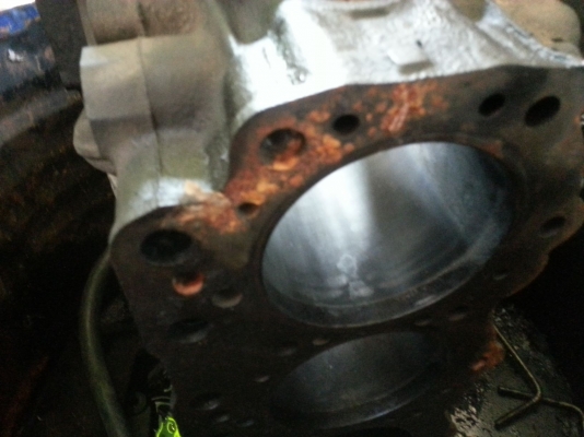 ขายเสื้อสูบ ISUZU 4JG2 3,100 CC. ขายเสื้อสูบ ISUZU 4JG2 3,100 CC.