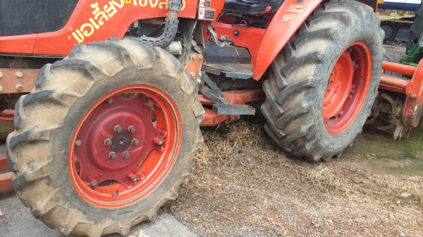 ขายถูกสุดๆ คูโบต้า M6040 พร้อมใบมีดและโรตารี่