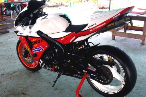 CBR 600RR Y' 2004 หัวฉีด  ทะเบียนเเท้ โอนขนส่ง