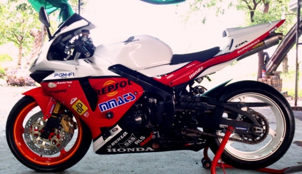 CBR 600RR Y' 2004 หัวฉีด  ทะเบียนเเท้ โอนขนส่ง