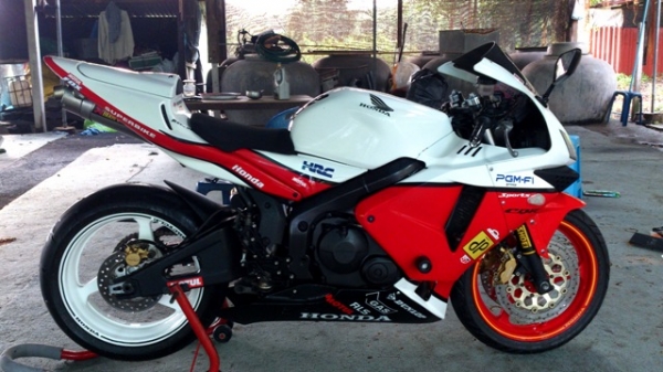CBR 600RR Y' 2004 หัวฉีด  ทะเบียนเเท้ โอนขนส่ง