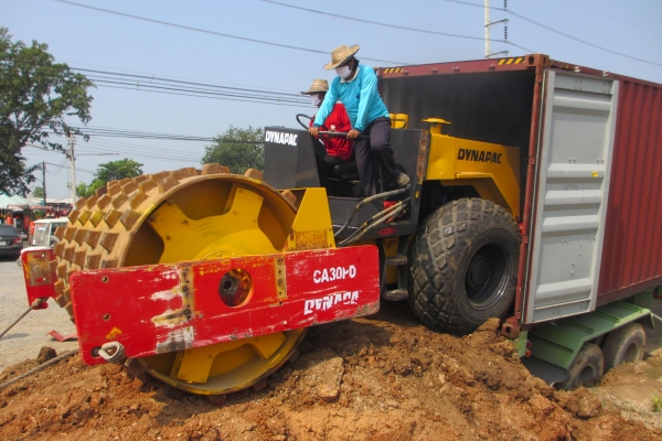 รถบด DYNAPAC CA30D คุณภาพเยี่ยม เก่านอก ทำสีใหม่แล้ว รถบด DYNAPAC CA30D คุณภาพเยี่ยม เก่านอก ทำสีใหม่แล้ว
