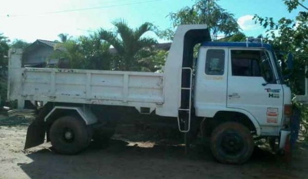 HINO FD 168 HP EH700 หกล้อดั๊มพ์ กระบะดั๊มพ์เหล็ก 6 ตันความยาว 3.60 เมตรสภาพสวย เครื่องแห้แรงดี หัวเก๋ง F17 สีสันบางๆเดิมๆสภาพดีสุดๆภายในเก๋งคอนโซลสวยครบพร้อม พวงมาลัยเพาเวอร์ ช่วงล่างใหญ่คัชซีสวยไม่มีดาม ยาง 8.25 ขอบ 16 สภาพดีพร้อมใช้งาน เอกสารทะเบียนครบ HINO FD 168 HP EH700 หกล้อดั๊มพ์ กระบะดั๊มพ์เหล็ก 6 ตันความยาว 3.60 เมตรสภาพสวย เครื่องแห้แรงดี หัวเก๋ง F17 สีสันบางๆเดิมๆสภาพดีสุดๆภายในเก๋งคอนโซลสวยครบพร้อม พวงมาลัยเพาเวอร์ ช่วงล่างใหญ่คัชซีสวยไม่มีดาม ยาง 8.25 ขอบ 16 สภาพดีพร้อมใช้งาน เอกสารทะเบียนครบ