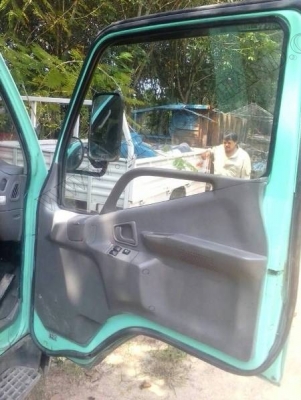 รถบรรทุก 6 ล้อ MITSUBISHI CANTER กระบะสเตนเลสทั้งลูก แถมรั่วคอกเหล็กกระบะ