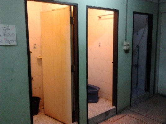 ขายตึก 5 ชั้นต่อเติมเต็ม 17 ห้องอยู่เข้าซอยเจริญกรุง 107-18วา