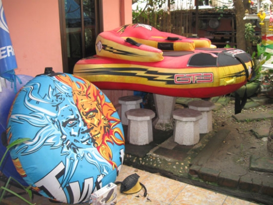 ขายโซฟา3ที่นั่ง และ โดนัท ถูกๆๆ...