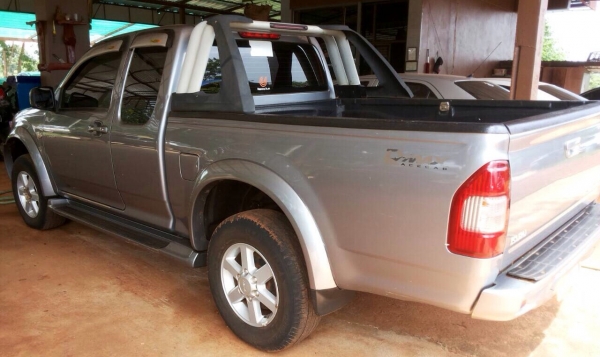 ISUZU D-MAX HI LANDER SPACECAB Di TURBO 3.0 MT ปี 2004 รถสวยจัดบางเดิมทั้งคันพร้อมใช้งาน เครื่องแน่นแรงดีไม่มีเยิ้ม ภายในเก๋งคอนโซลสวยครบพร้อม CD MP3 แอร์  พ.เพาเวอร์ ก.ไฟฟ้า กระจกมองข้างปรับไฟฟ้า บันไดข้าง กระบะปูพื้นยางลายเนอร์ครบพร้อม ช่วงล่างแน่น ยางส