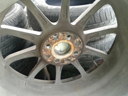 แม็กขอบ 17 x 7 พร้อมยาง 205 45 17 ปี 12