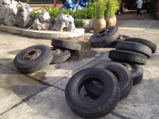 ยางรถผสมหลายขนาดพร้อมกระทะบางเส้น