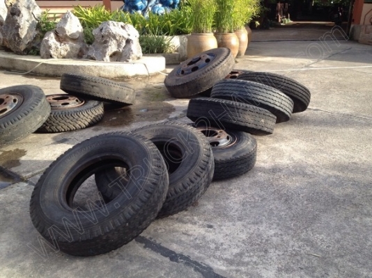 ยางรถผสมหลายขนาดพร้อมกระทะบางเส้น