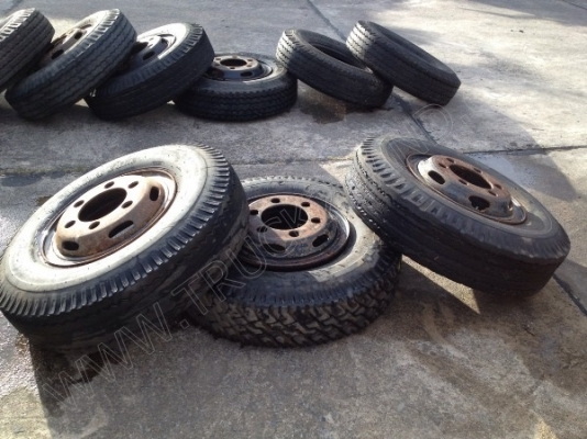 ยางรถผสมหลายขนาดพร้อมกระทะบางเส้น