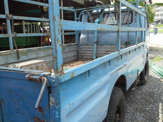 บรรทุกสี่ล้อราคาถูกป้ายใหญ่