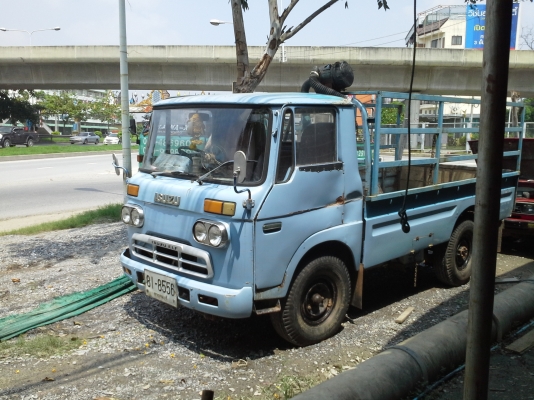 บรรทุกสี่ล้อราคาถูกป้ายใหญ่