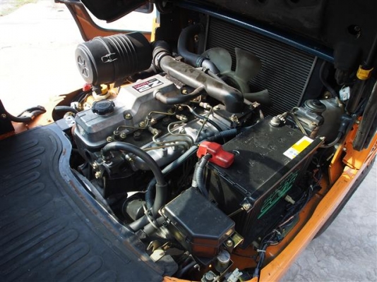 ** LOT 12/10/2556 ** TOYOTA 7FD30 เครื่องยนต์ดีเซล 2Z เสา3เมตร เกียร์ธรรมดา งากระดกได้ สนใจติดต่อ 083-062-0223