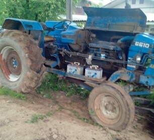 FORD 6600 เสื้อเรีบ ไอดีกลม ปั้มเหลี่ยม หาง3 ใบดัน เครื่อง 6 สูบ เล่มทะเบียนพร้อมชุดโอน