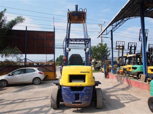 ** LOT 12/10/2556 ** KOMATSU SD25-5 แบบแขนยาว เครื่องยนต์ 6D102 เกียร์ออโต้ ยกสูงได้ 5 เมตร สนใจติดต่อ 083-062-0223