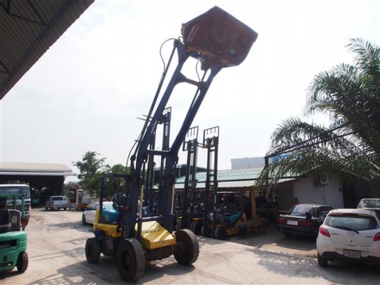 ** LOT 12/10/2556 ** KOMATSU SD25-5 แบบแขนยาว เครื่องยนต์ 6D102 เกียร์ออโต้ ยกสูงได้ 5 เมตร สนใจติดต่อ 083-062-0223