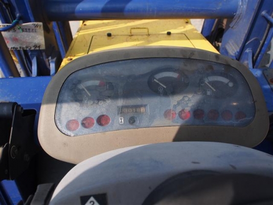 ** LOT 12/10/2556 ** KOMATSU SD25-5 แบบแขนยาว เครื่องยนต์ 6D102 เกียร์ออโต้ ยกสูงได้ 5 เมตร สนใจติดต่อ 083-062-0223