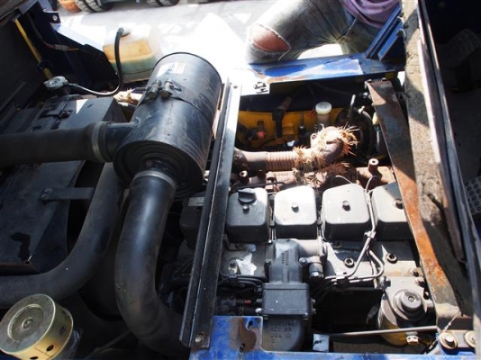 ** LOT 12/10/2556 ** KOMATSU SD25-5 แบบแขนยาว เครื่องยนต์ 6D102 เกียร์ออโต้ ยกสูงได้ 5 เมตร สนใจติดต่อ 083-062-0223