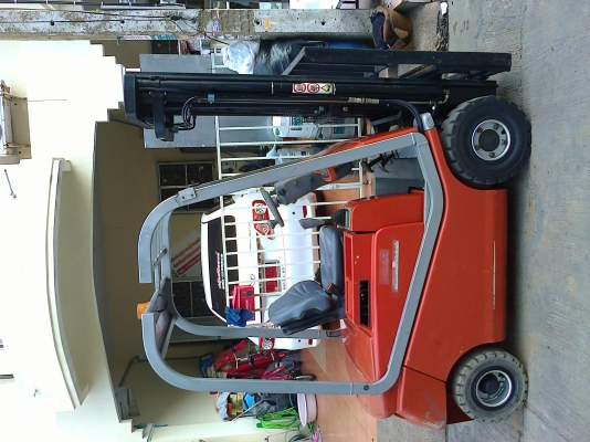 ขาย 180,000บาท รถโฟล์คลิฟท์ไฟฟ้าขนาด1.5ตันเสาสูง4.50เมตร ขาย 180,000บาท รถโฟล์คลิฟท์ไฟฟ้าขนาด1.5ตันเสาสูง4.50เมตร