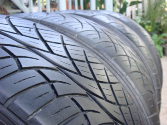 ยาง 255 45 20 Nitto ปี 10 Made in USA.