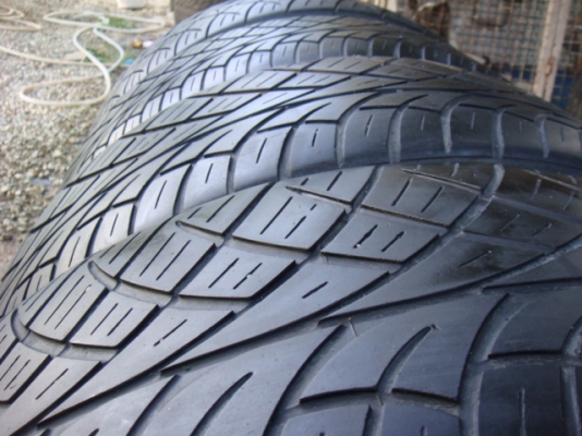 ยาง 255 45 20 Nitto ปี 10 Made in USA.