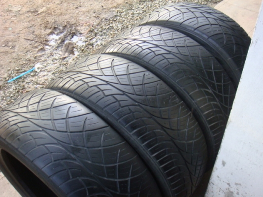 ยาง 255 45 20 Nitto ปี 10 Made in USA.