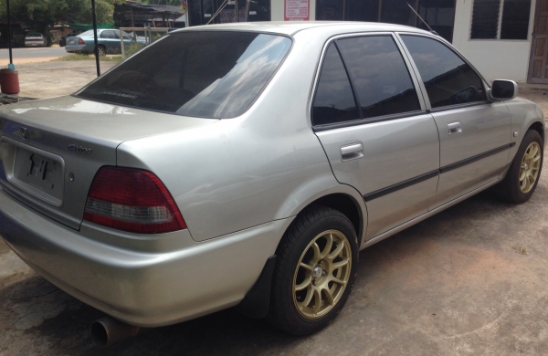 HONDA CITY TYPE-Z EXi 1.5 AT ปี 2001 รถสวยสภาพดีพร้อมใช้งาน เครื่องแห้งแรงดี ติดตั้งแก๊ส LPG ลงเล่มครบพร้อม ภายในเก๋งคอนโซลสวยครบ พวงมาลัยเพาเวอร์ ล้อแม็กลานสวย ยางสภาพดี 4 เส้นประมาณ 70\% พร้อมใช้งาน เอกสารทะเบียนภาษีครบพร้อมโอน ราคาต่อรองได้ครับ