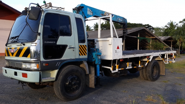 รถหกล้อใหญ่HINO ติดเครน 3 ตันท้องV เครื่อง195 แรงม้า พร้อมใช้