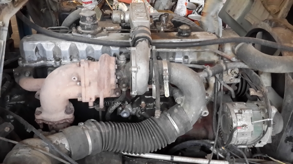 รถหกล้อใหญ่HINO ติดเครน 3 ตันท้องV เครื่อง195 แรงม้า พร้อมใช้