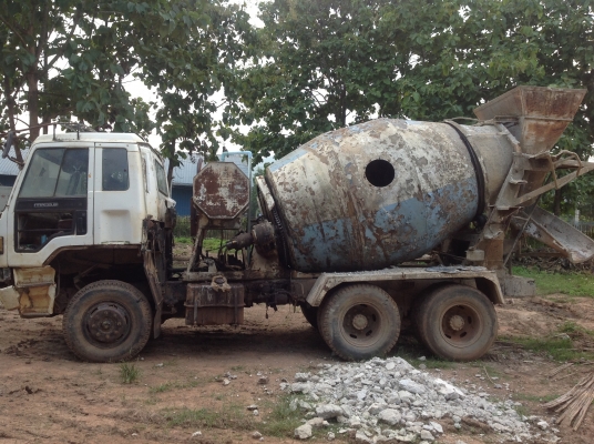 ต้องการขายรถโม่ปูน  10 ล้อ