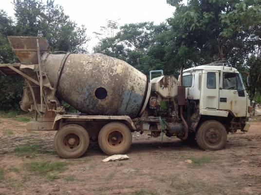 ต้องการขายรถโม่ปูน  10 ล้อ