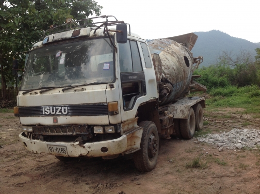 ต้องการขายรถโม่ปูน  10 ล้อ