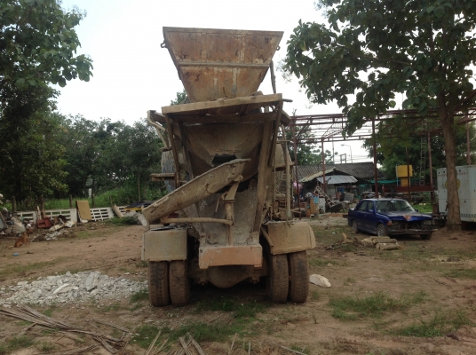 ต้องการขายรถโม่ปูน  10 ล้อ