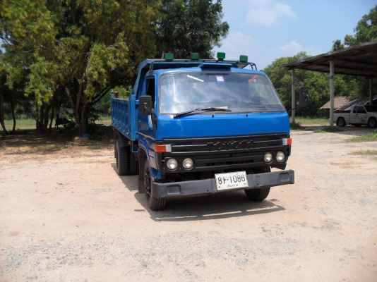 รถบรรทุกดัมพ์ 6 ล้อกลาง รถบรรทุกดัมพ์ 6 ล้อกลาง
