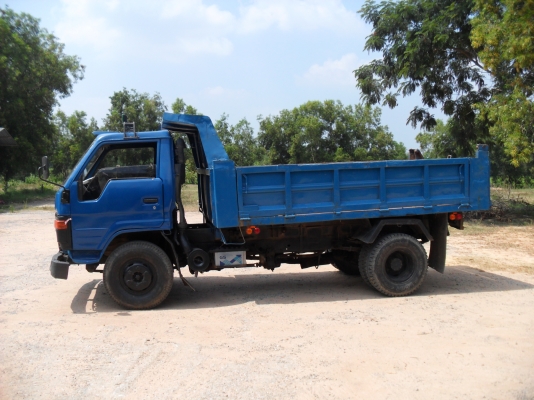 รถบรรทุกดัมพ์ 6 ล้อกลาง รถบรรทุกดัมพ์ 6 ล้อกลาง