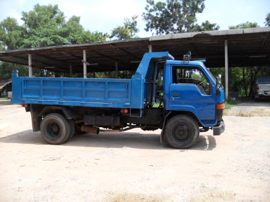 รถบรรทุกดัมพ์ 6 ล้อกลาง รถบรรทุกดัมพ์ 6 ล้อกลาง