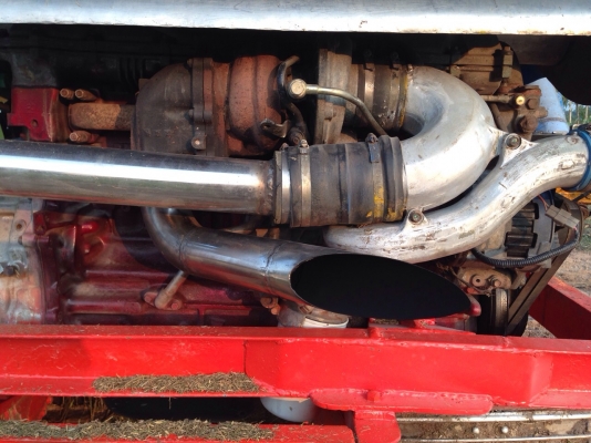 ขายรถเกี่ยวข้าวไทยเจริญสภาพสวย