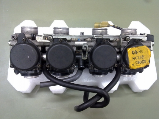 ขายคาร์บูเรเตอร์ CBR400R/RR NC23s ปี 89