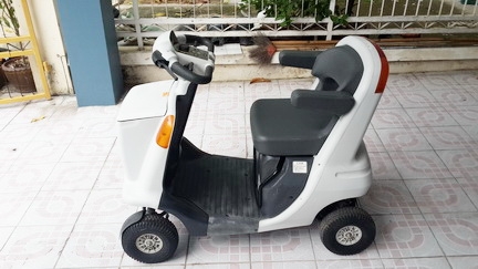 ขายด่วนรถไฟฟ้า 3 ล้อ SUZUKI และ 4 ล้อ NAIS เพิ่งมาจากญี่ปุ่น