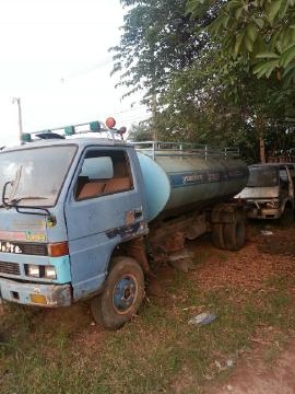 รถบรรทุกน้ำ 6 ล้อ ISUZU 115แรงม้า แทงค์ 8000 ลิตร มีปั๊มน้ำด้านหลัง 0872976734