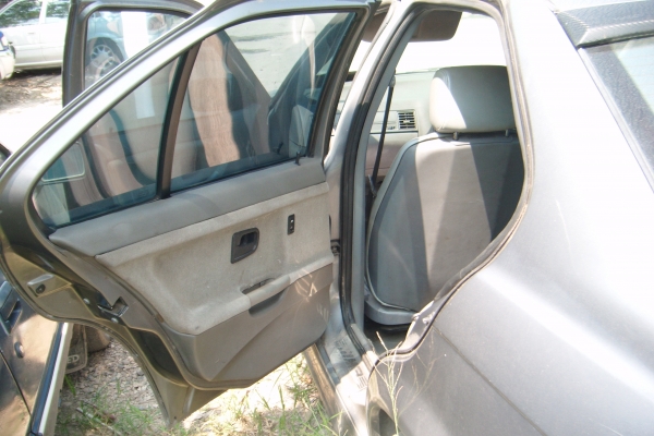 ขายbmw 318i ตามสภาพทะเบียนโอน